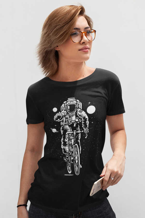  - Bisikletli Astronot Kısa Kollu Siyah Kadın|Bayan Tişört
