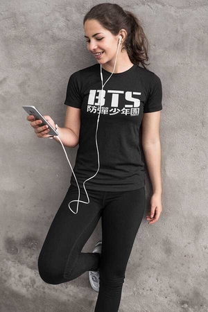  - BTS Kısa Kollu Siyah Kadın T-shirt