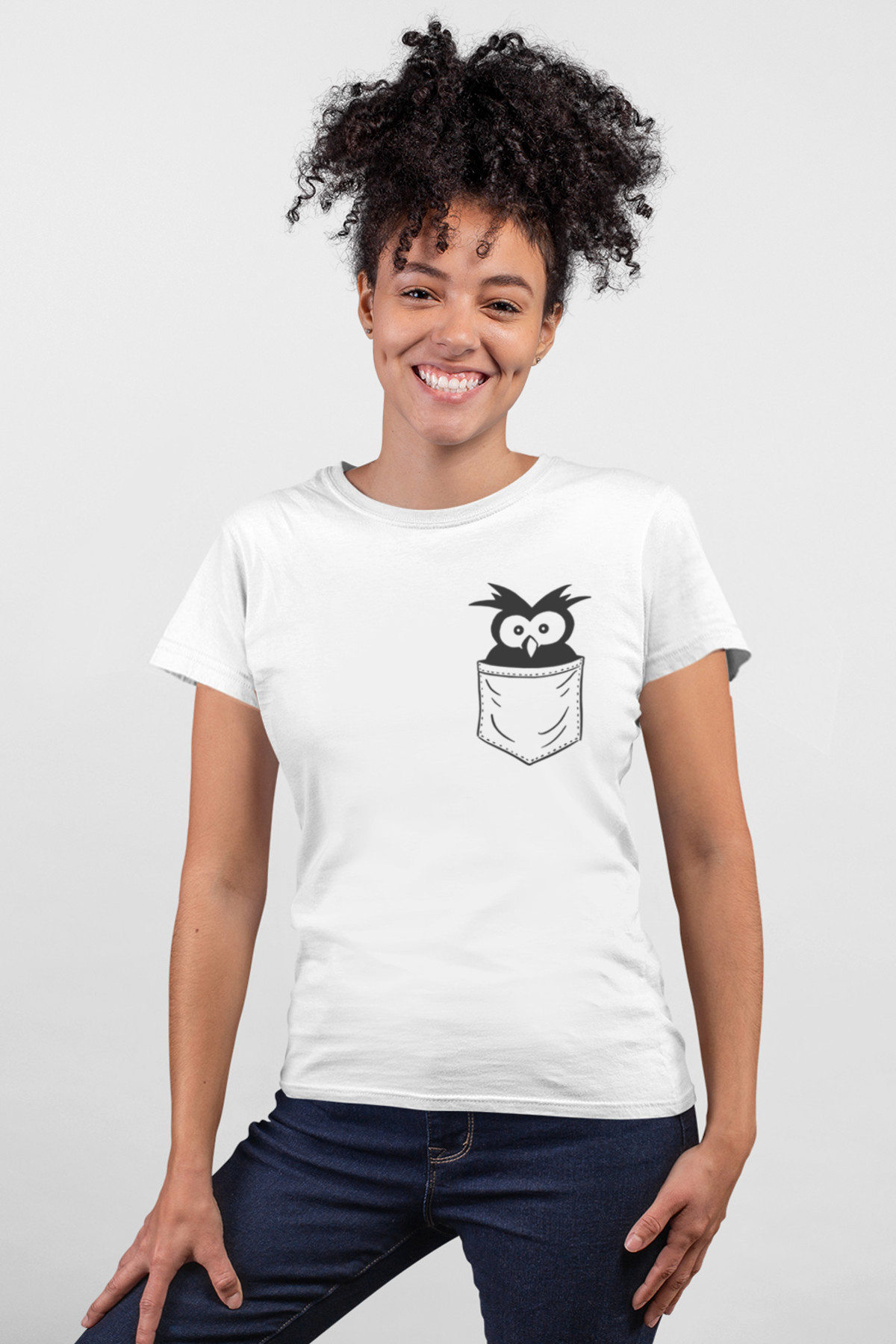 Cepte Şaşkın Kuş Beyaz Kısa Kollu Kadın T-shirt