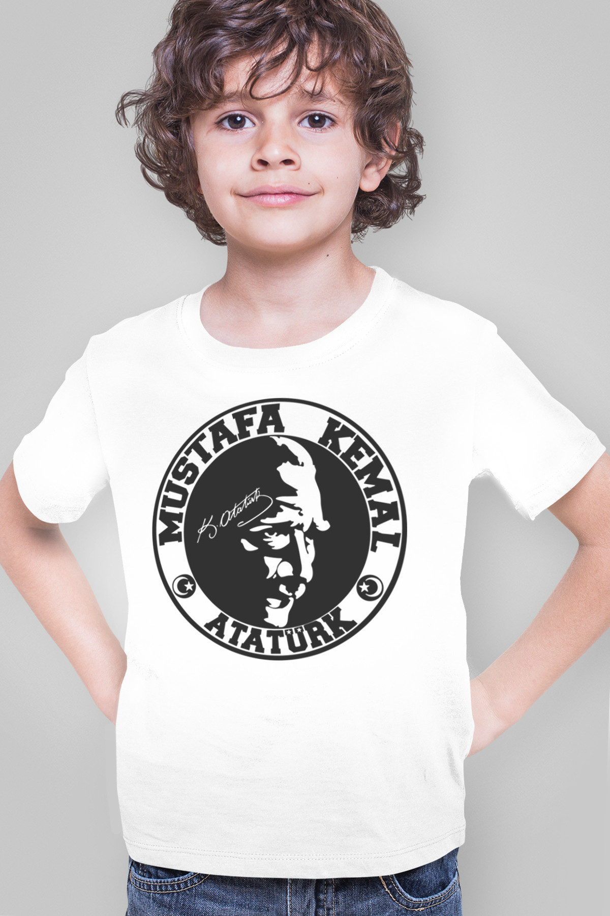 Dairede Atatürk Beyaz Kısa Kollu Erkek Çocuk T-shirt