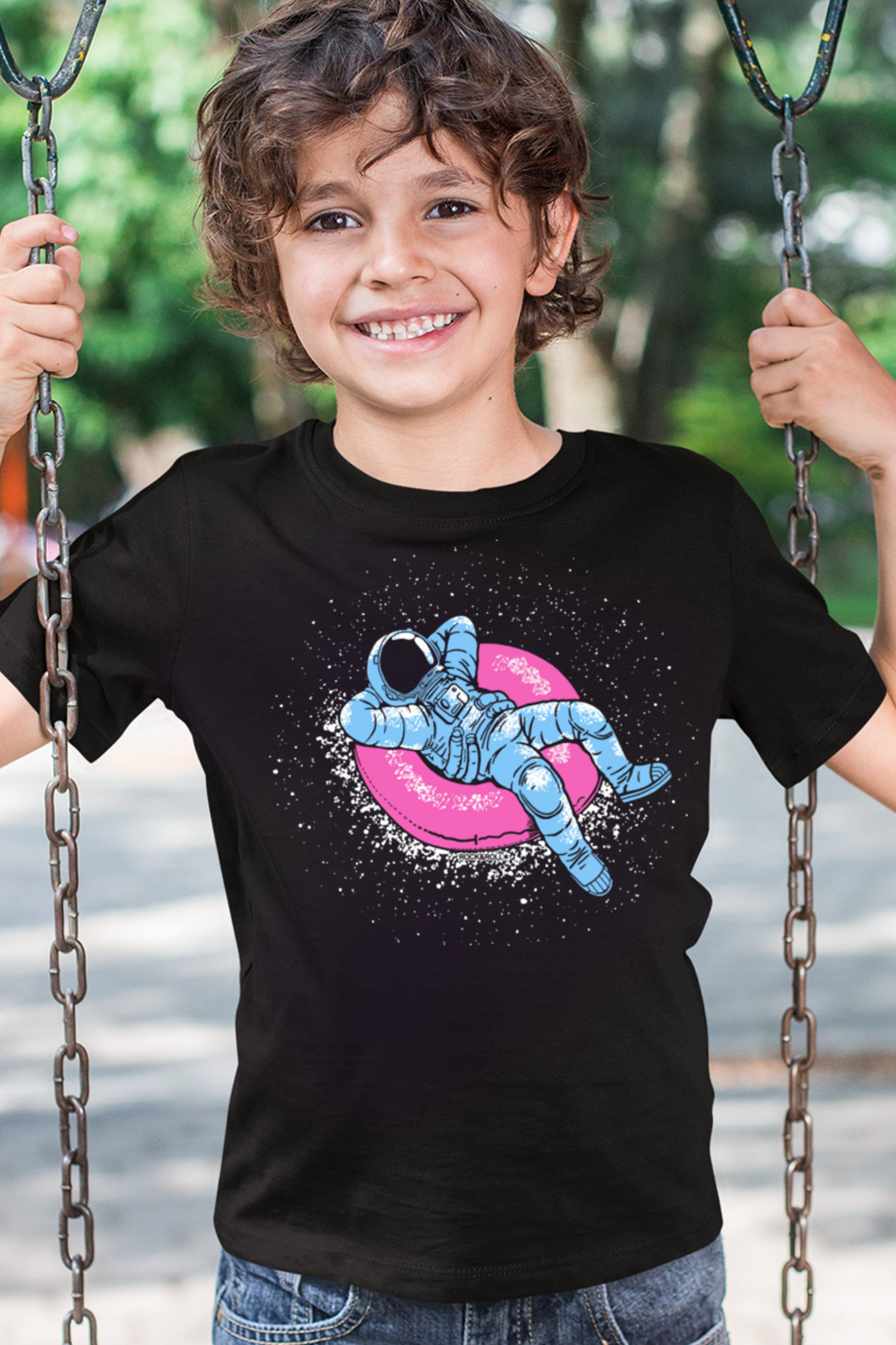 Havuzda Astronot Siyah Kısa Kollu Çocuk T-shirt