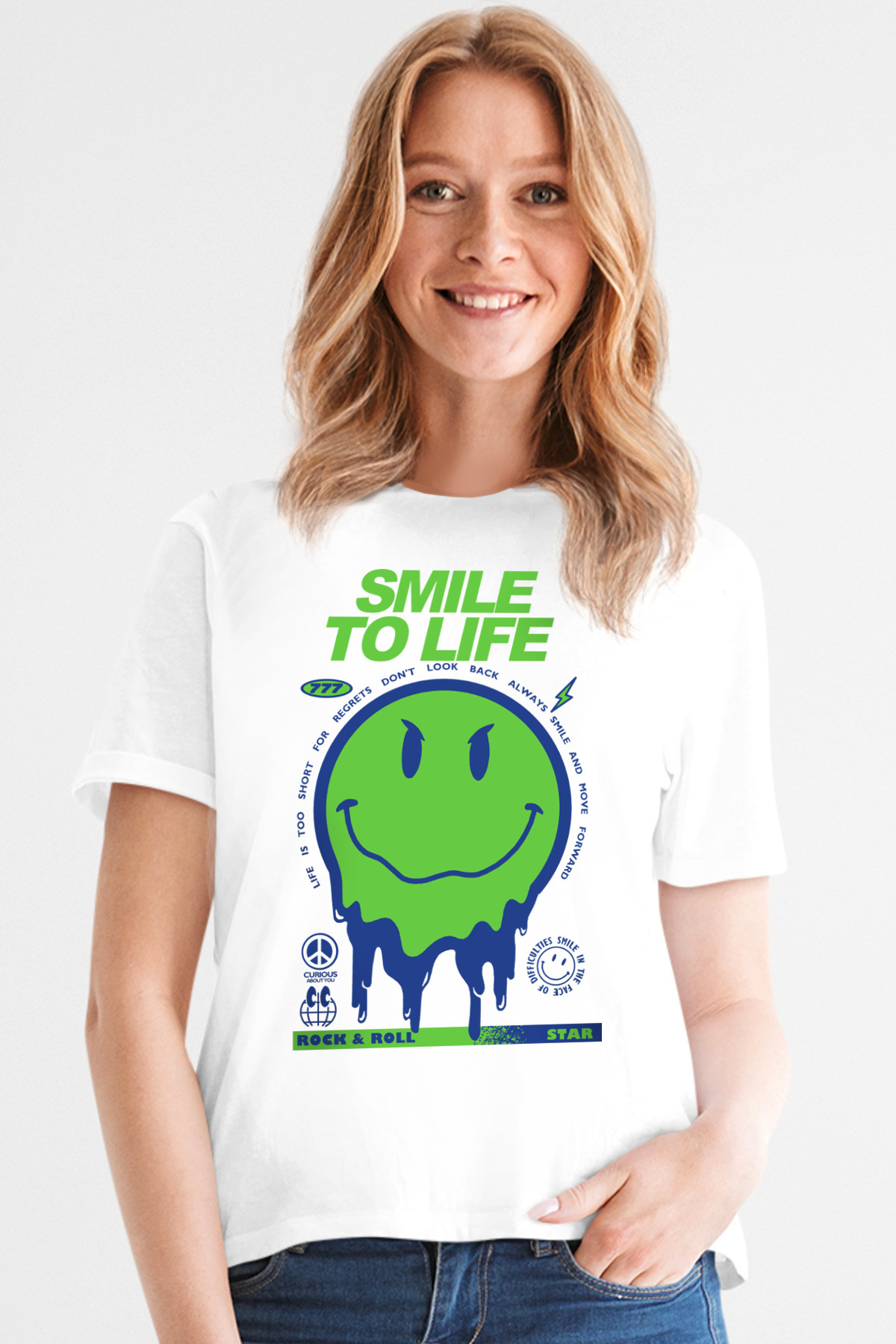 Hayata Gülümse Beyaz Kısa Kollu Kadın T-shirt