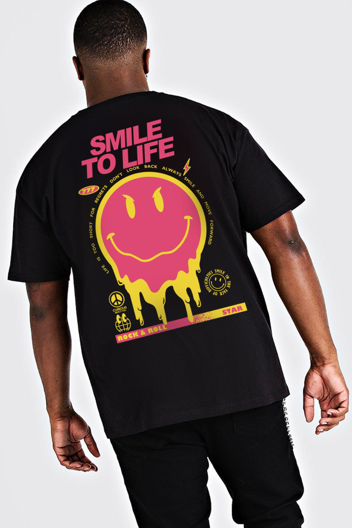 Hayata Gülümse Siyah Oversize Kısa Kollu Erkek T-shirt