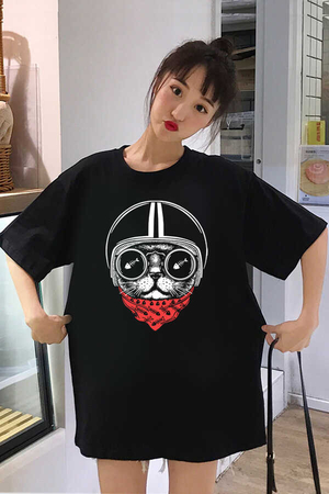 Kasklı Kedi Siyah Oversize Kısa Kollu Kadın T-shirt - Thumbnail