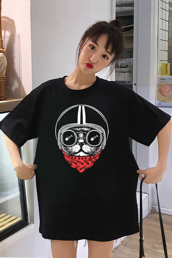 Kasklı Kedi Siyah Oversize Kısa Kollu Kadın T-shirt