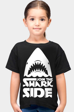 Köpekbalığı Savaşları Kısa Kollu Siyah Çocuk T-shirt - Thumbnail