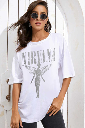  - Melek Nirvana Beyaz Oversize Kısa Kollu Kadın T-shirt