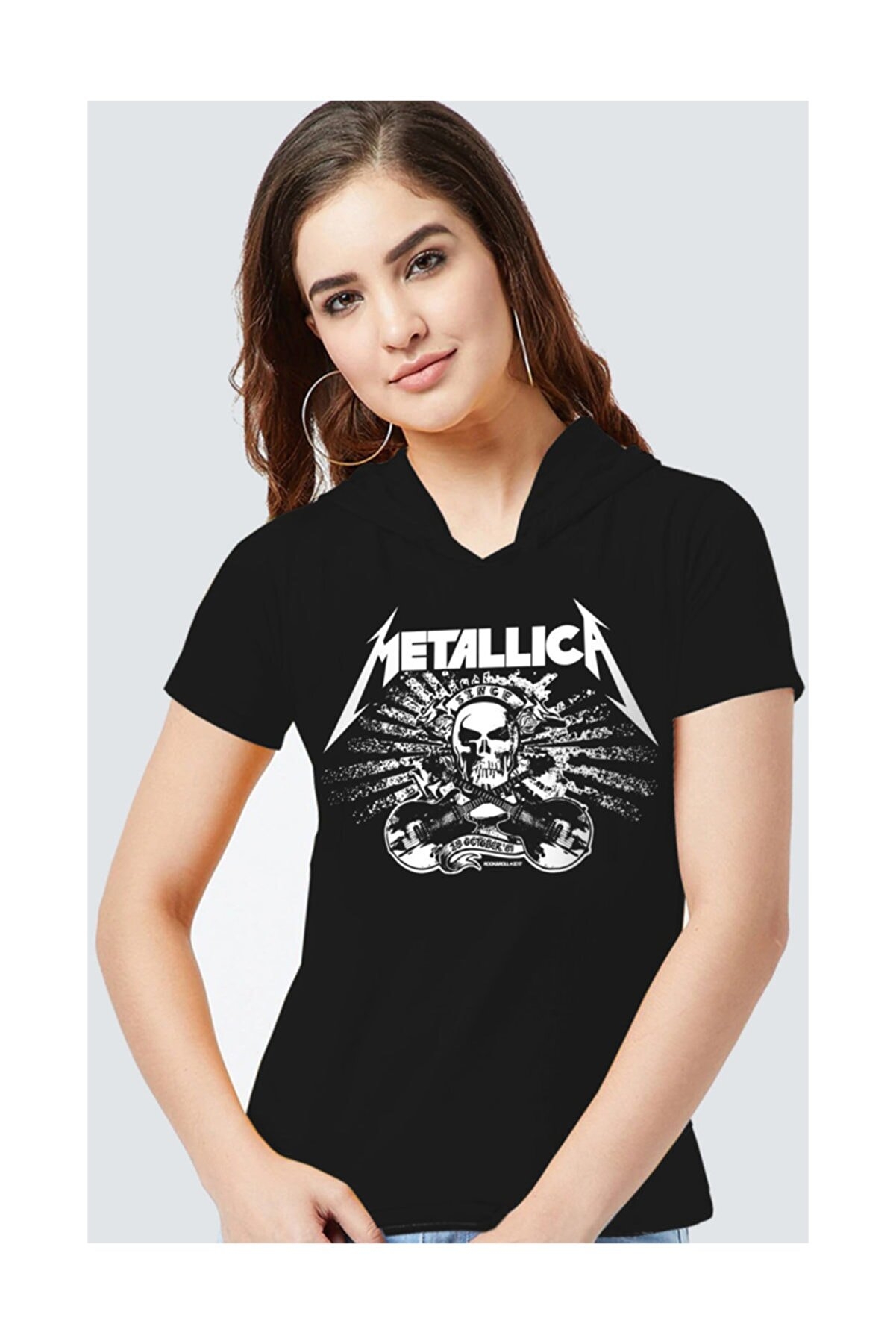 Metallica Kurukafa Siyah Kapşonlu Kısa Kollu Kadın T-shirt