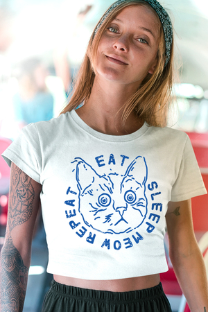 Şaşkın Kedi Beyaz Kısa, Kesik Crop Top Kadın T-shirt - Thumbnail