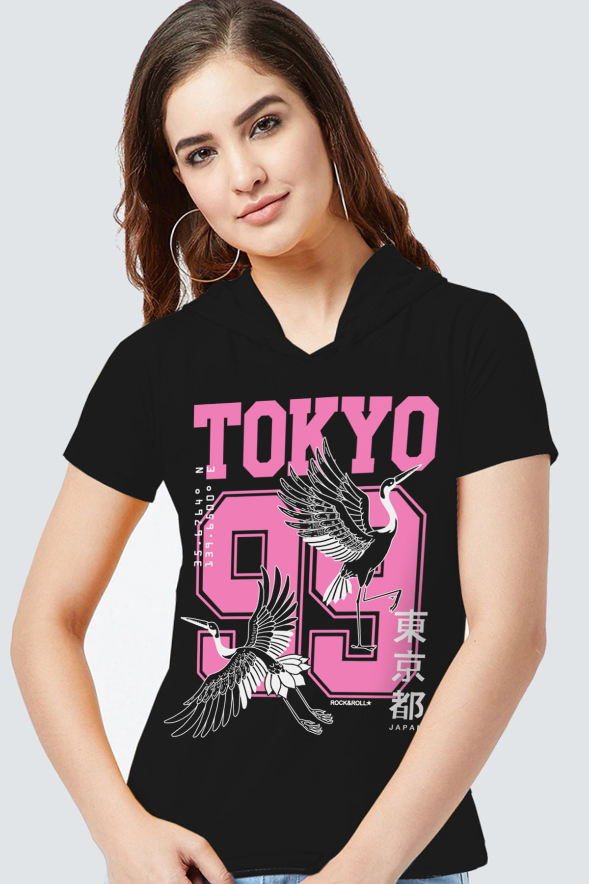 Tokyo 99 Siyah Kapüşonlu Kısa Kollu Kadın T-shirt