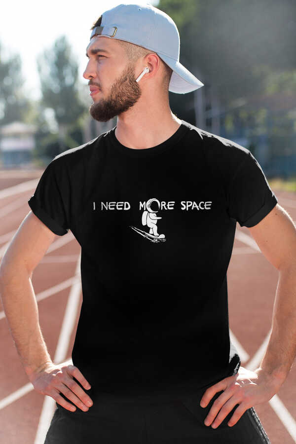 Uzayda Kaykay Kısa Kollu Siyah Erkek T-shirt